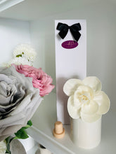 Load image into Gallery viewer, Cream Vase Rose Reed Diffuser 100ml - Select your scent