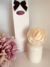 Load image into Gallery viewer, Cream Vase Marigold Reed Diffuser 100ml - Select your scent
