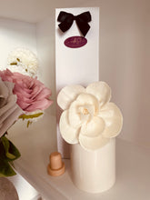 Load image into Gallery viewer, Cream Vase Rose Reed Diffuser 100ml - Select your scent