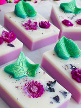 Load image into Gallery viewer, Rosey Wonderland wax melt slab