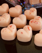 Load image into Gallery viewer, Scrummy Mango & Passionfruit individual heart wax melts (6)