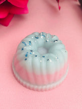 Load image into Gallery viewer, Two Fresh Linen Flower wax melts- Medium