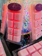 Load image into Gallery viewer, La Vie Est Belle wax melt snap bar
