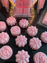Load image into Gallery viewer, La Vie Est Belle individual wax melts (5)
