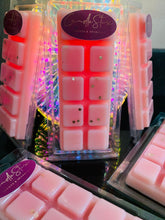 Load image into Gallery viewer, La Vie Est Belle wax melt snap bar
