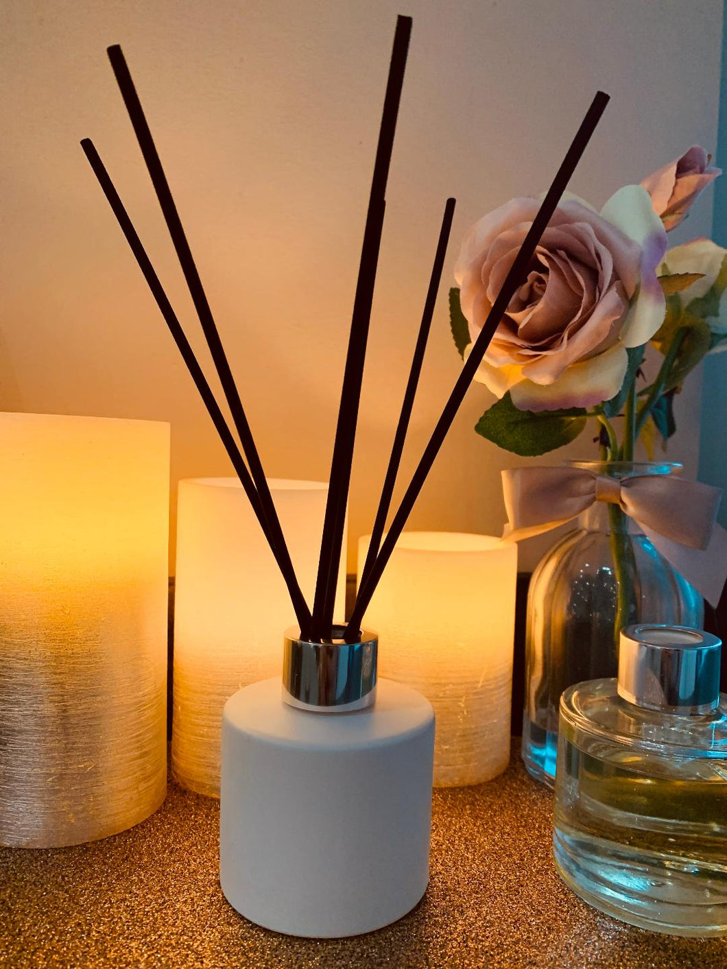 White Reed Diffuser 100ml with silver cap and black reeds - Select your scent