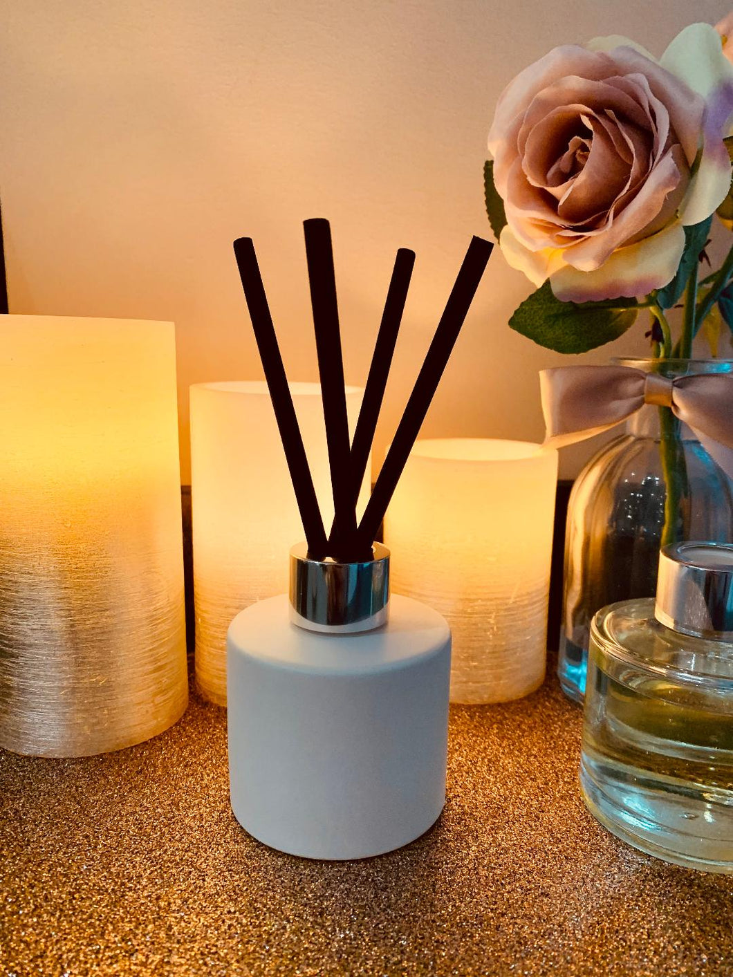 White Reed Diffuser 100ml with silver cap and chunky reeds - Select your scent