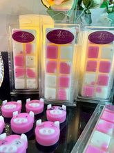 Load image into Gallery viewer, Passionfruit Martini Cute Pigs individual wax melts (6)
