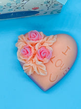 Load image into Gallery viewer, Gift boxed wax melt I Love You heart
