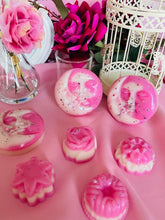 Load image into Gallery viewer, Gift boxed Lunar wax melt -Large
