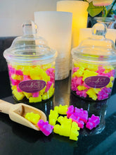 Load image into Gallery viewer, Scoopies Refill Box- Rhubarb &amp; Custard
